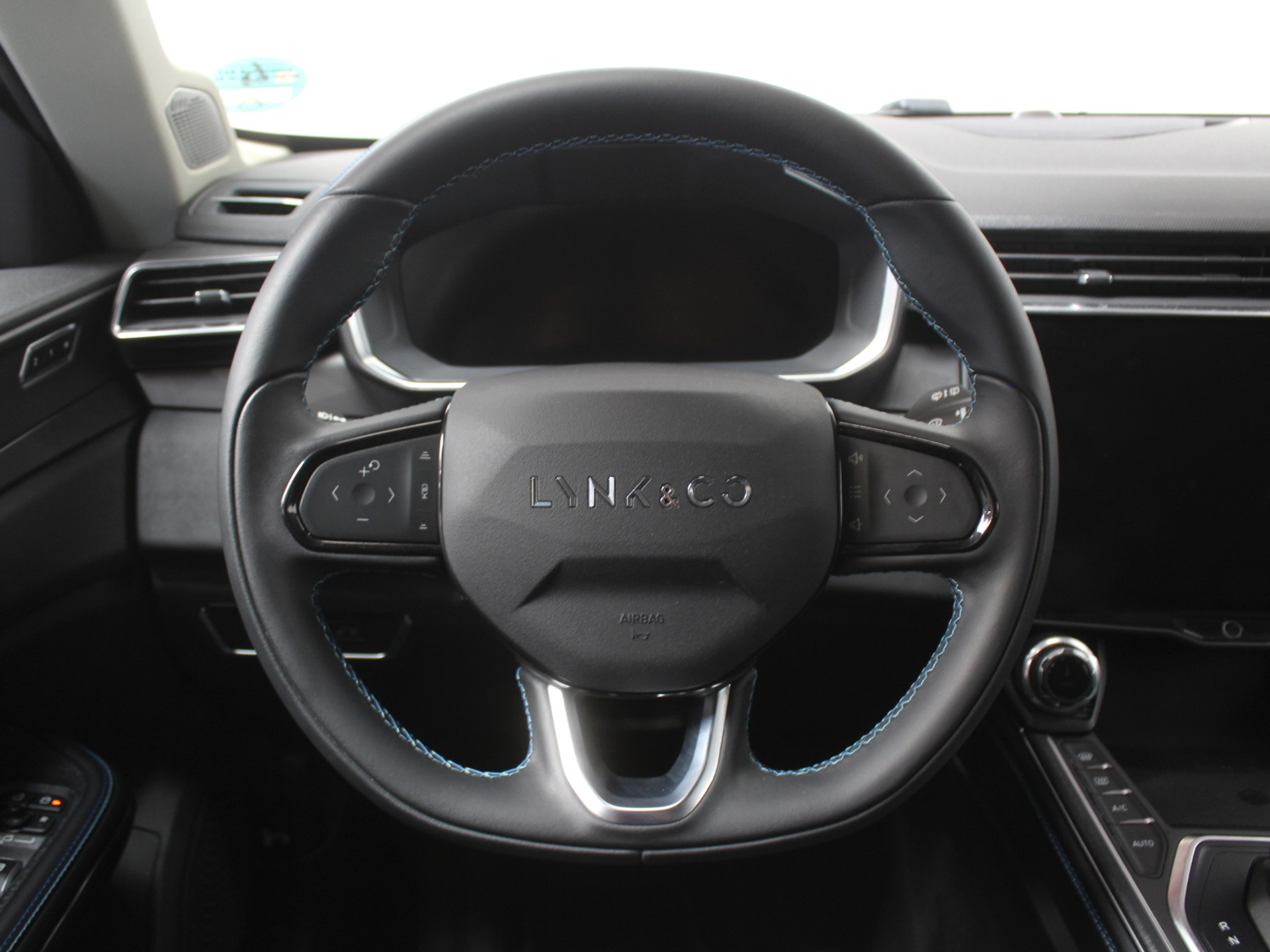 46221071-17.jpg