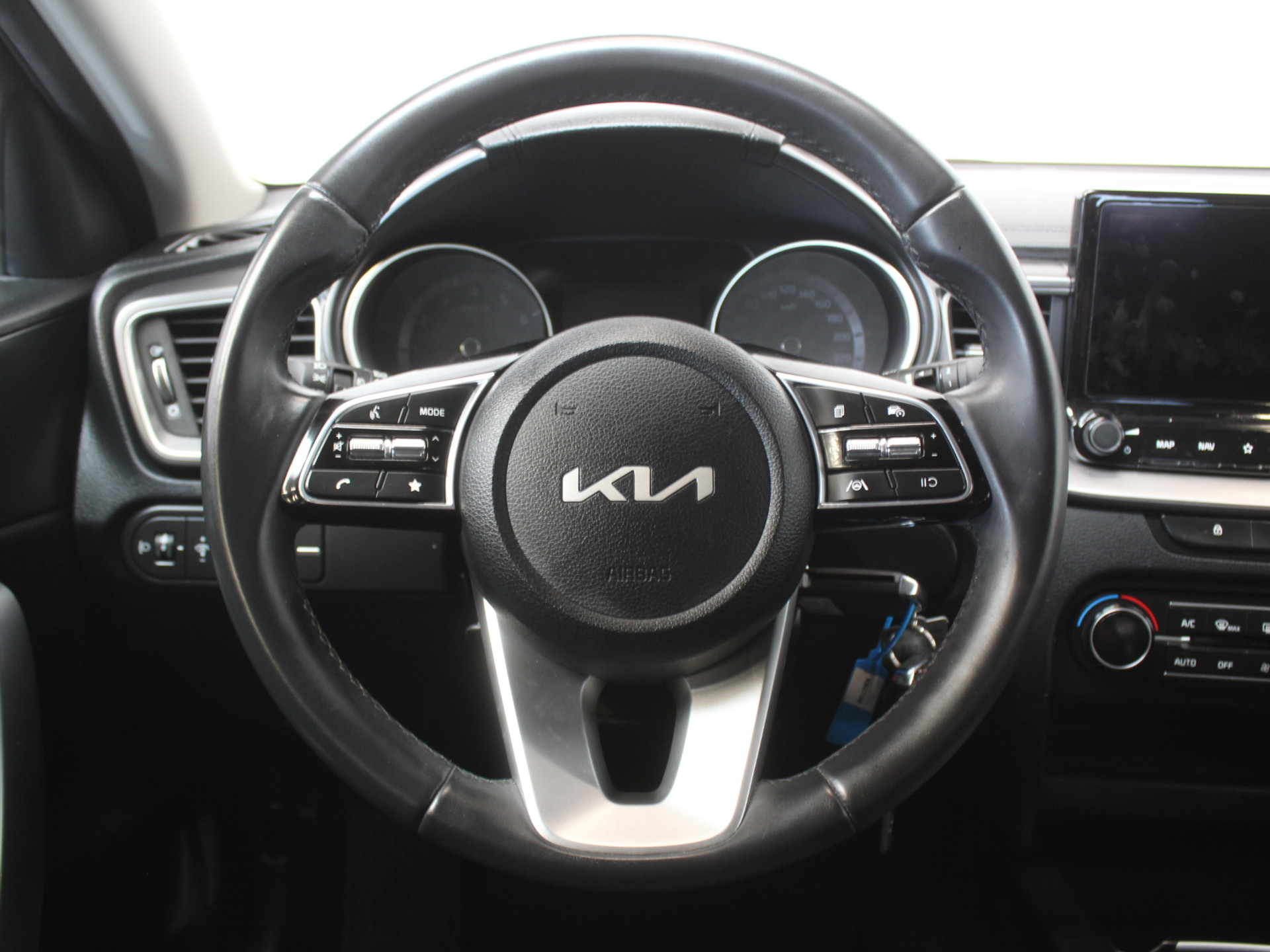 46221530-17.jpg
