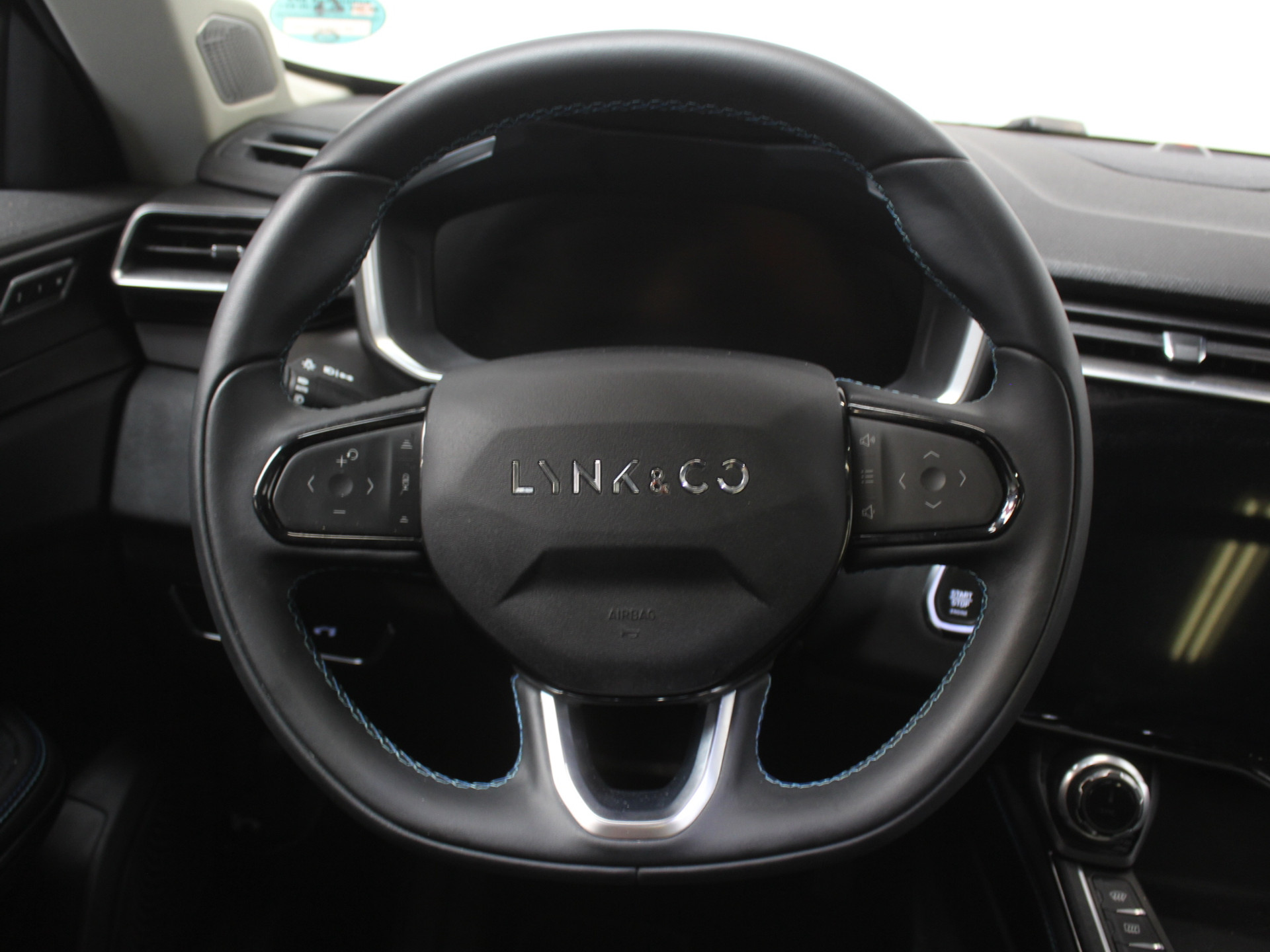 47331908-17.jpg