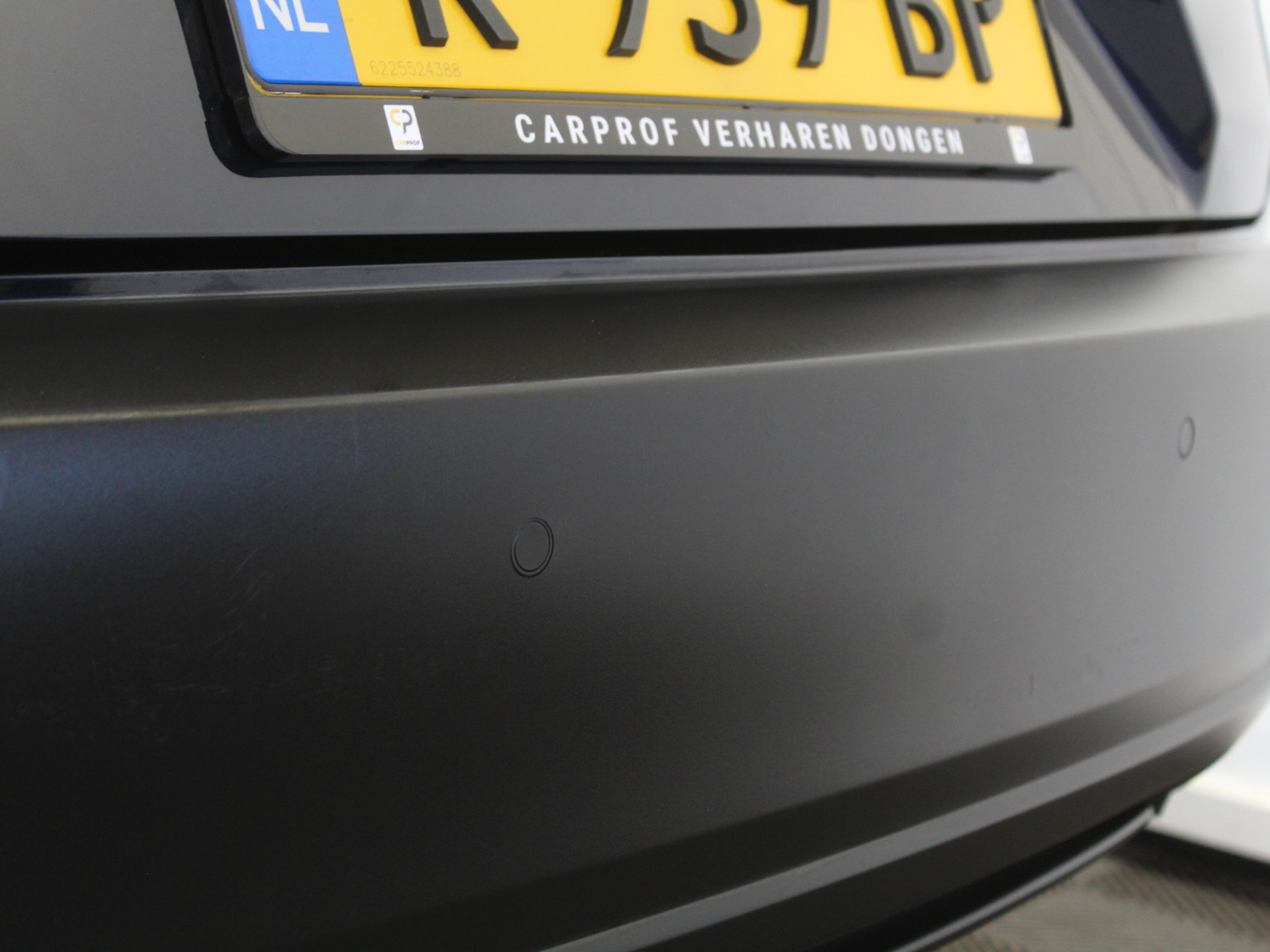 56589482-30.jpg