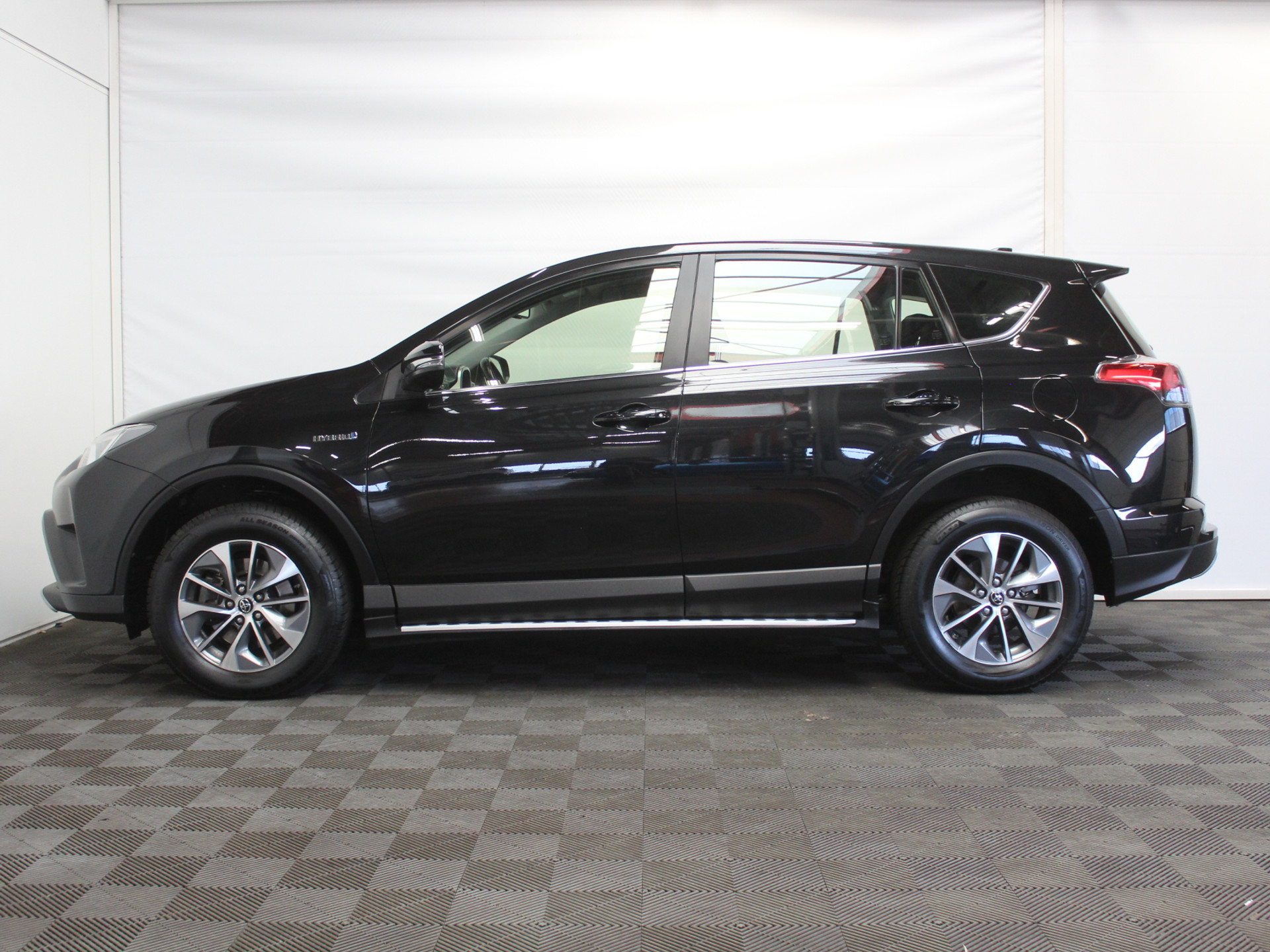 Toyota RAV4 2.5 Hybrid Executive Business CLIMATE | CRUISE | CAMERA | LMV17 | ELECAKLEP | NAVI | LED 57119643-0.jpg | Autobedrijf Verharen