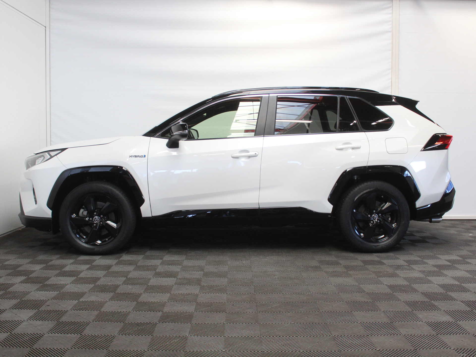 Toyota RAV4 2.5 Hybrid Business CLIMATE | ADAPCRUISE | CARPLAY | DAB | LED | LMV17 | CAMERA | ELECAKLEP | TREKHAAK 57592101-0.jpg | Autobedrijf Verharen